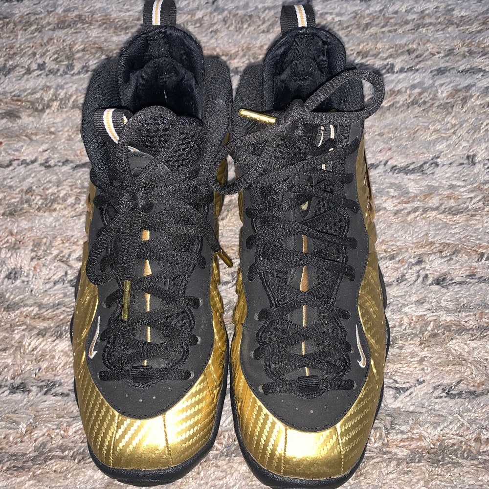 2017’ Air foamposite Pro ‘Metallic Gold’